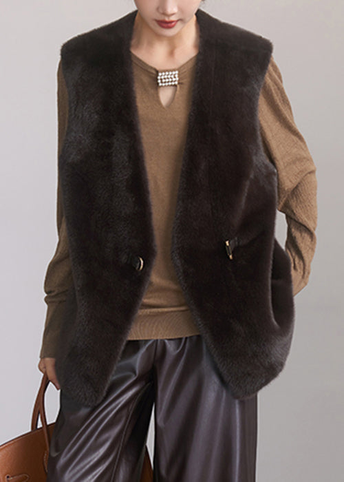 Gracefully Styled Coat for Any Occasion