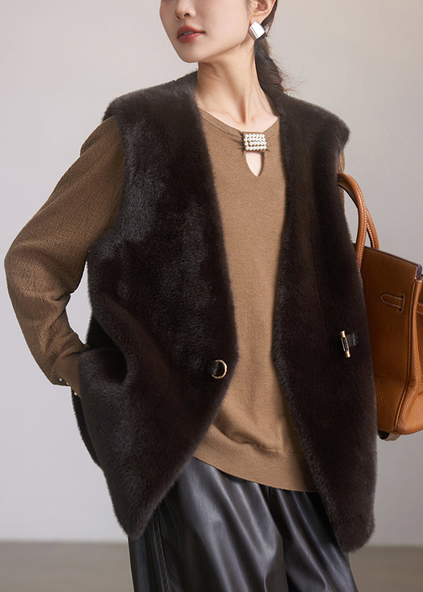 Gracefully Styled Coat for Any Occasion