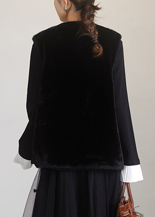 Gracefully Styled Coat for Any Occasion