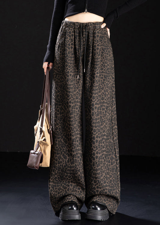 Effortlessly Elegant Pants with a Timeless Design