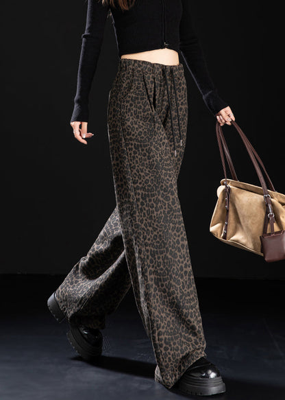 Effortlessly Elegant Pants with a Timeless Design