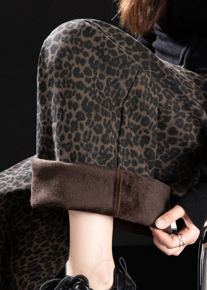 Effortlessly Elegant Pants with a Timeless Design