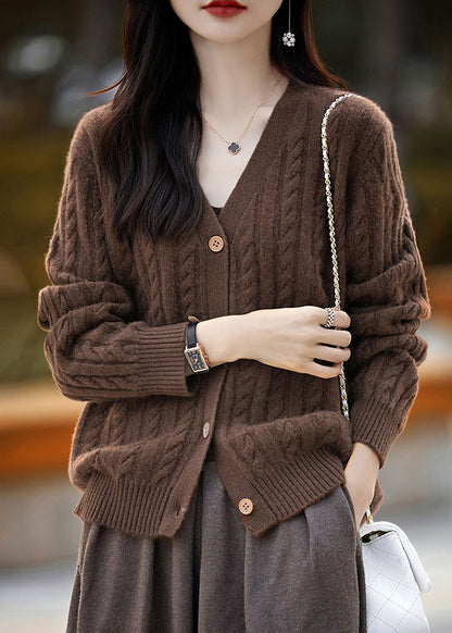 Well Tailored Cardigan with a Graceful Silhouette