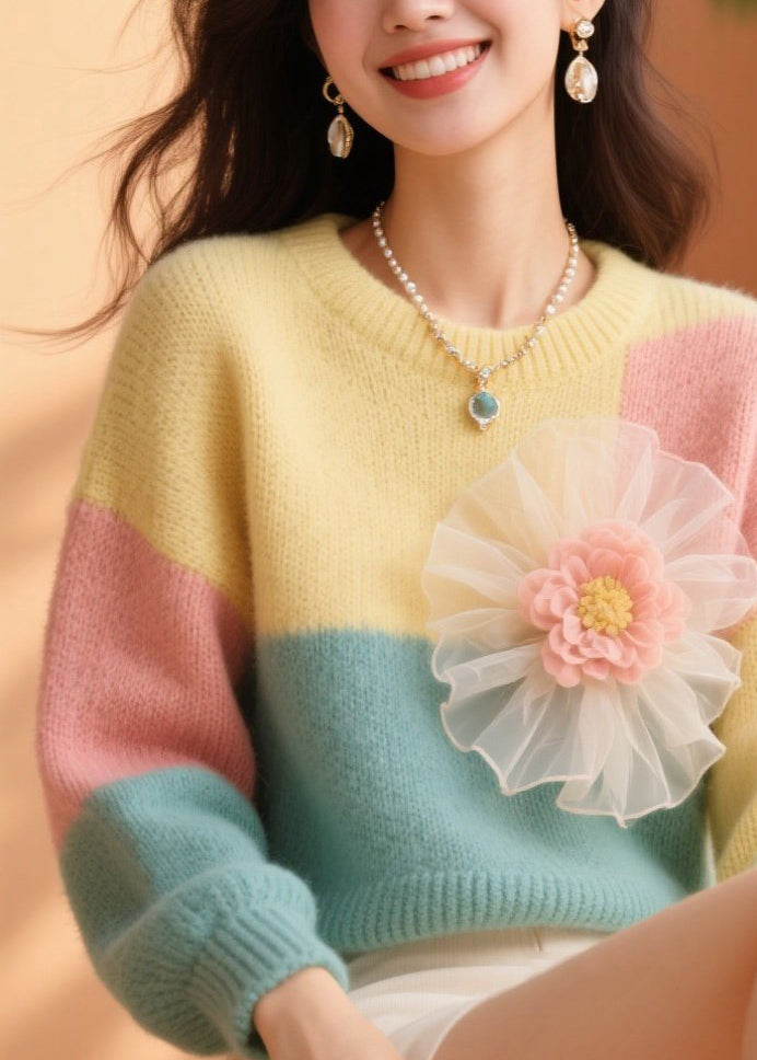 Well Tailored Sweater with a Graceful Silhouette