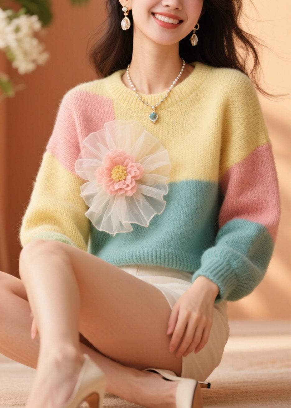 Well Tailored Sweater with a Graceful Silhouette