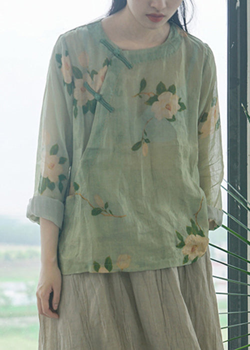 Well Tailored Shirt with a Graceful Silhouette
