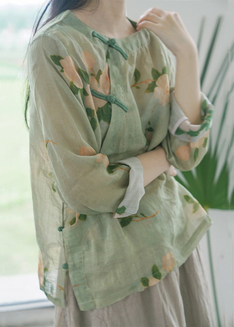 Well Tailored Shirt with a Graceful Silhouette