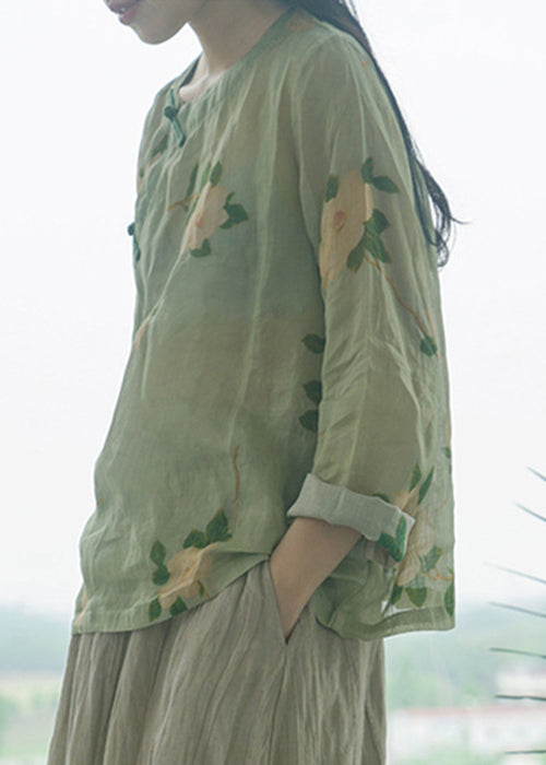 Well Tailored Shirt with a Graceful Silhouette