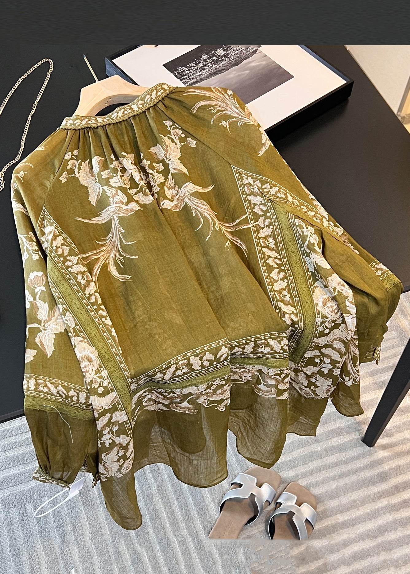 Beautifully Crafted Blouse in a Classic Style