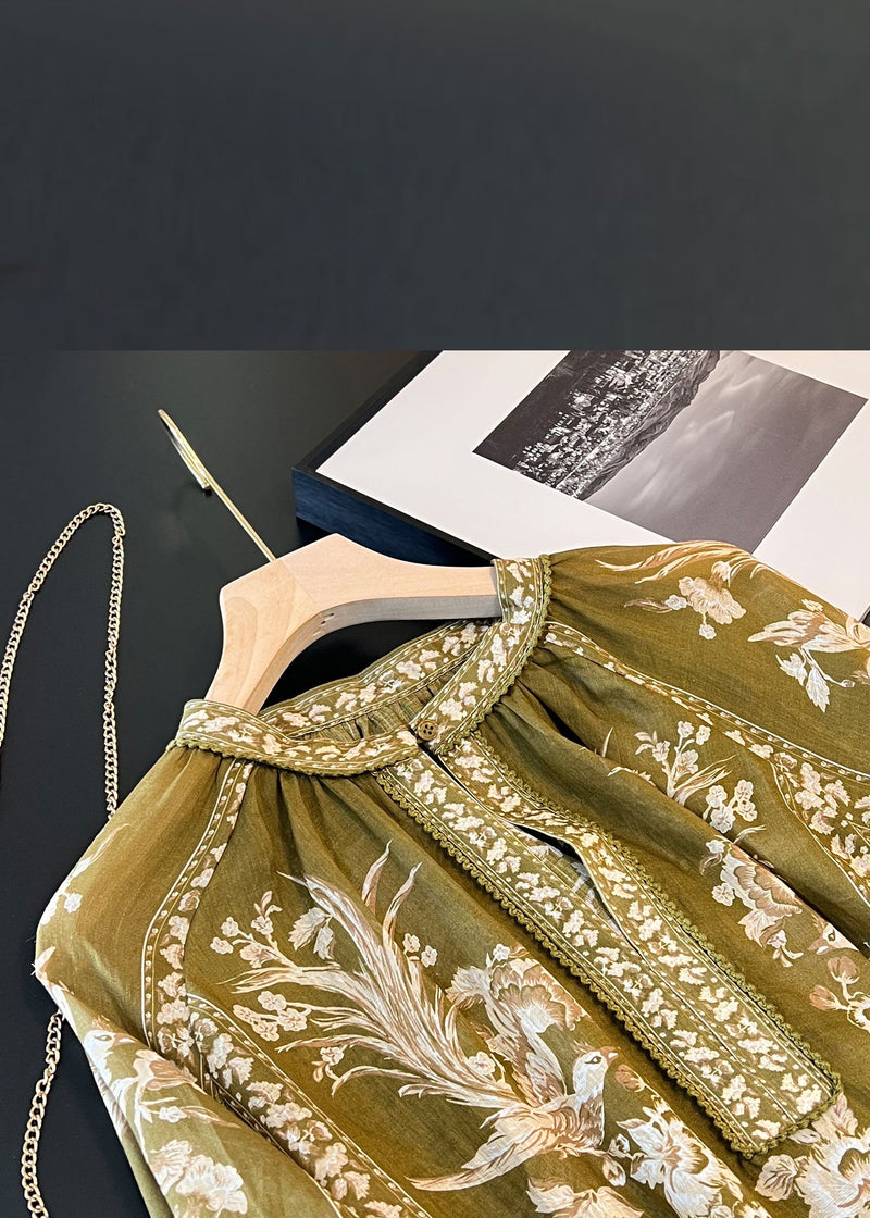 Beautifully Crafted Blouse in a Classic Style