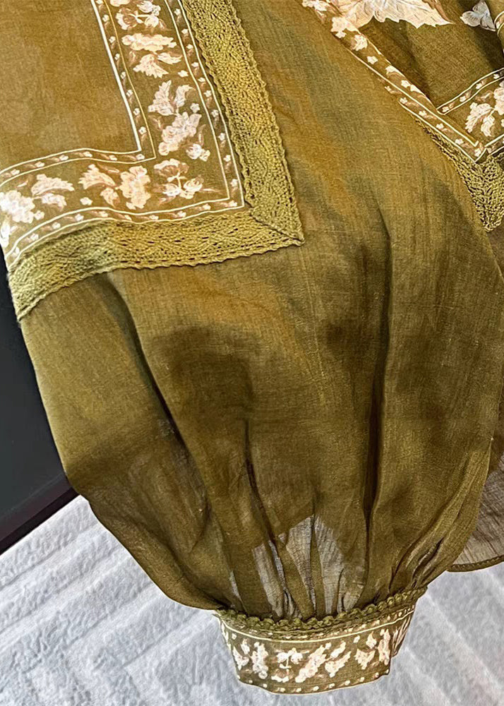 Beautifully Crafted Blouse in a Classic Style