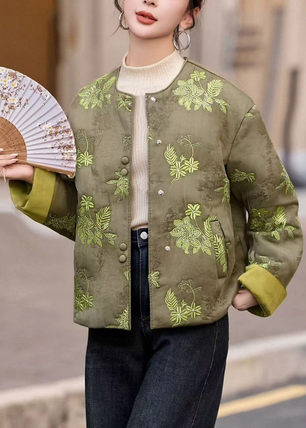 Effortlessly Elegant Jacket with a Timeless Design
