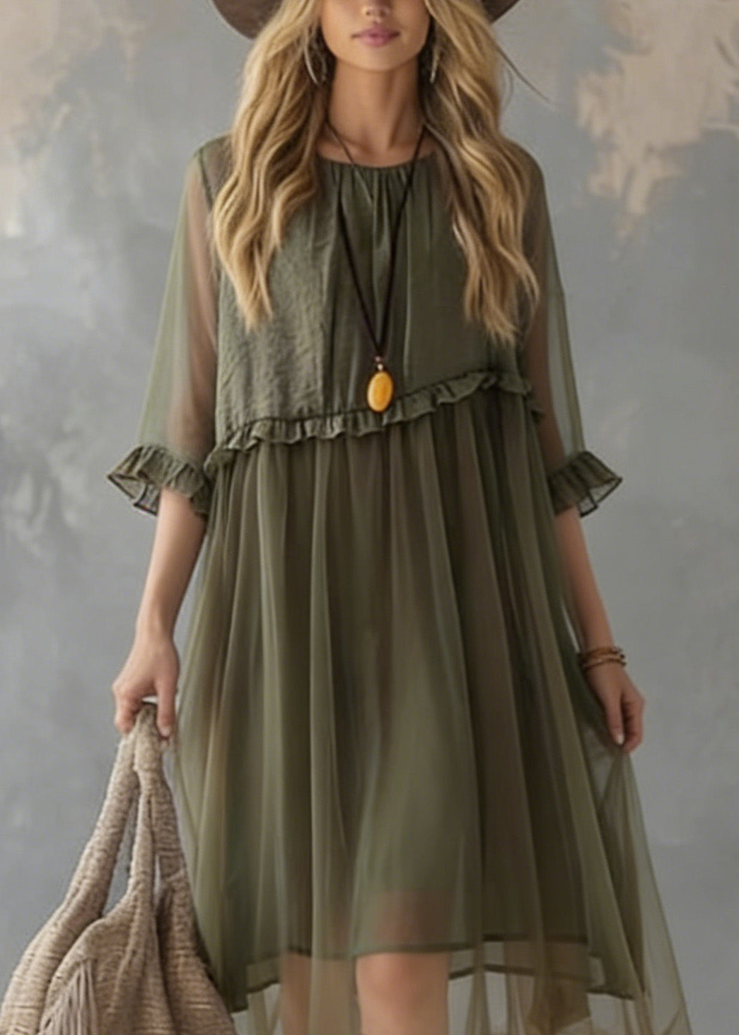 Effortlessly Elegant Dress with a Timeless Design