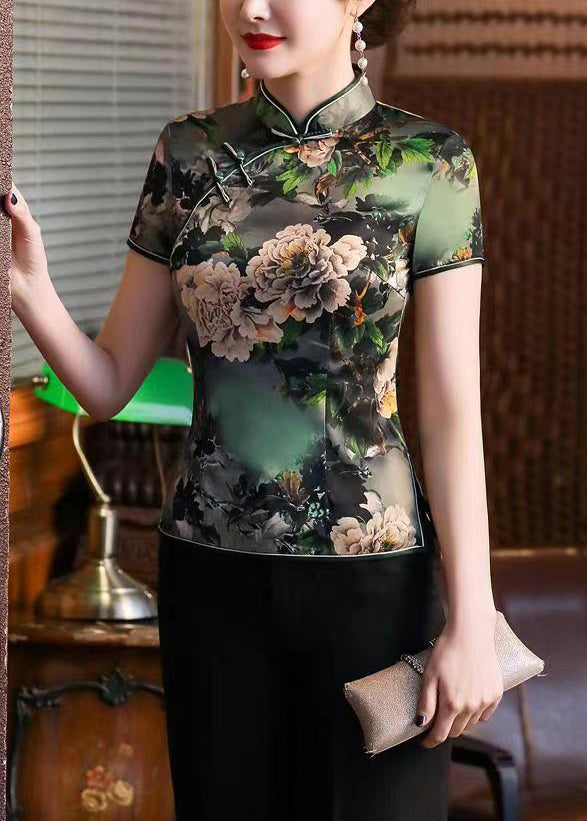 Polished Top with an Effortless Classic Look