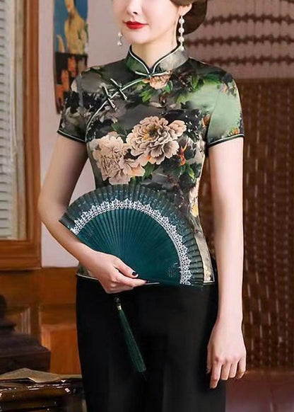 Polished Top with an Effortless Classic Look