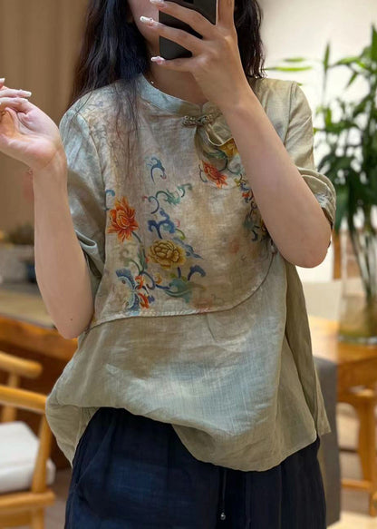 Classic Vintage Shirt with a Flattering Fit