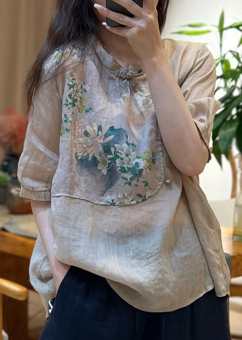 Classic Vintage Shirt with a Flattering Fit