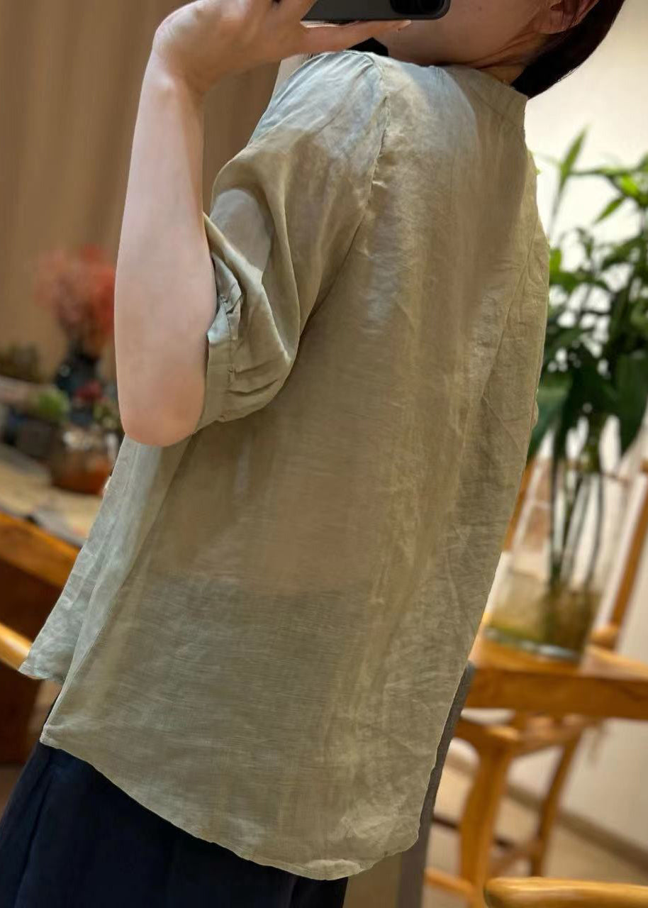 Classic Vintage Shirt with a Flattering Fit