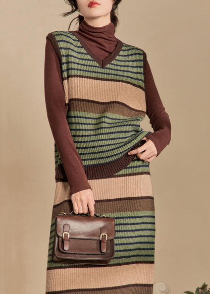 Effortlessly Elegant Garment with a Timeless Design