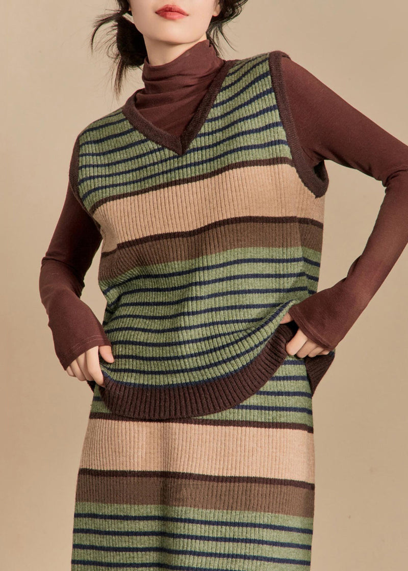 Effortlessly Elegant Garment with a Timeless Design