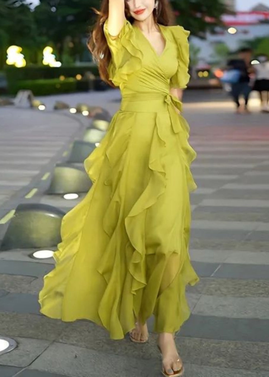 Effortlessly Elegant Dress with a Timeless Design