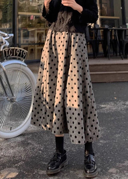 Effortlessly Elegant Pants with a Timeless Design