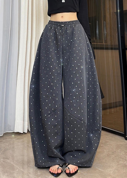 Effortlessly Elegant Pants with a Timeless Design