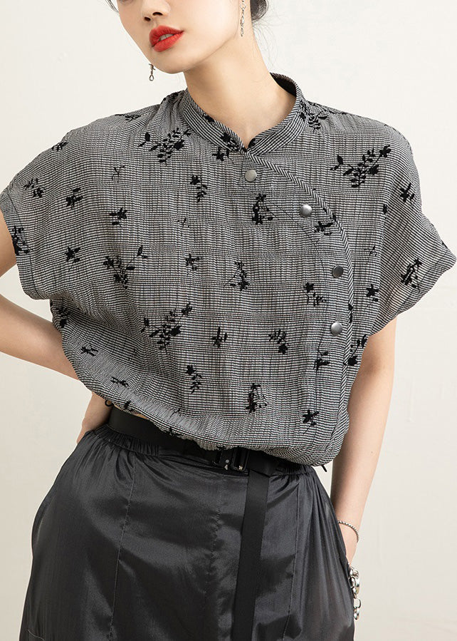 Effortlessly Elegant Shirt with a Timeless Design