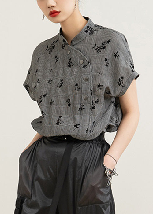 Effortlessly Elegant Shirt with a Timeless Design