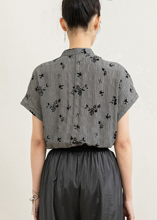 Effortlessly Elegant Shirt with a Timeless Design
