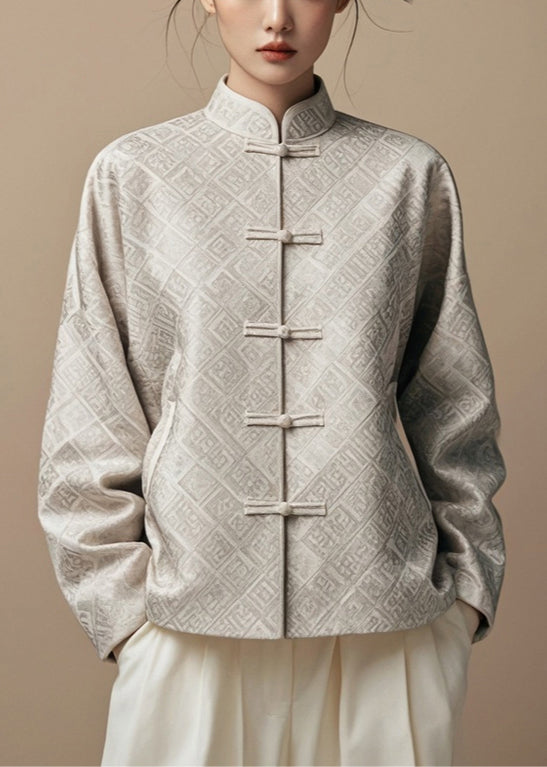 Well Tailored Coat with a Graceful Silhouette