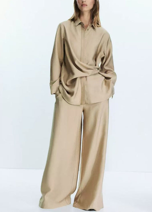 Effortlessly Elegant Pants with a Timeless Design