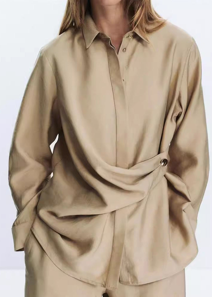Effortlessly Elegant Pants with a Timeless Design