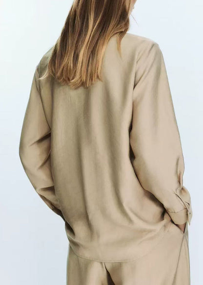 Effortlessly Elegant Pants with a Timeless Design