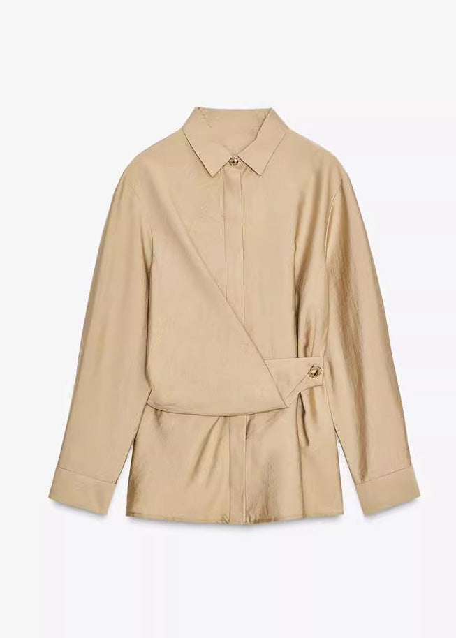 Effortlessly Elegant Pants with a Timeless Design