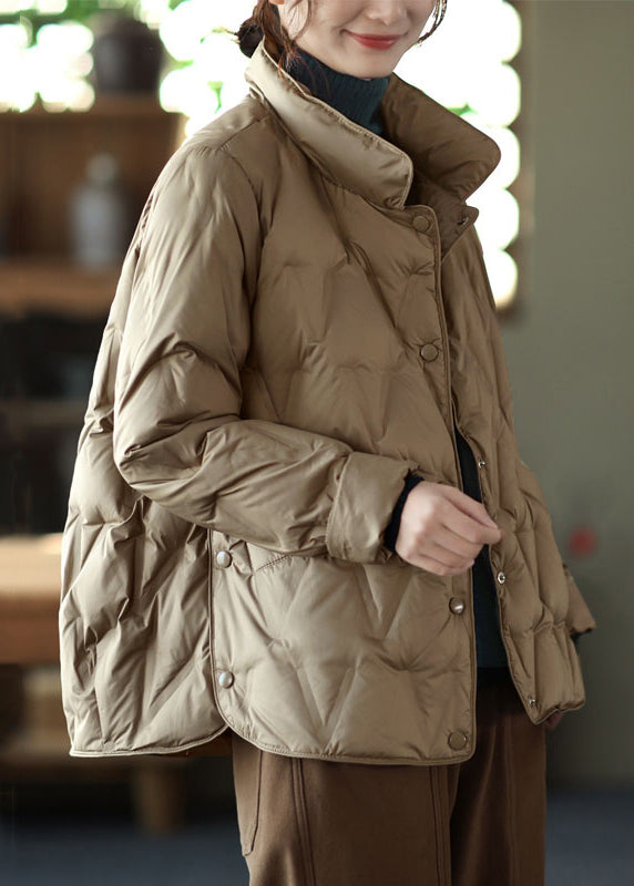 Well Tailored Coat with a Graceful Silhouette