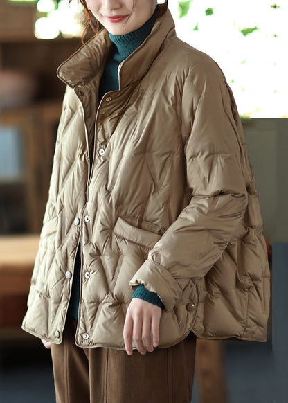 Well Tailored Coat with a Graceful Silhouette