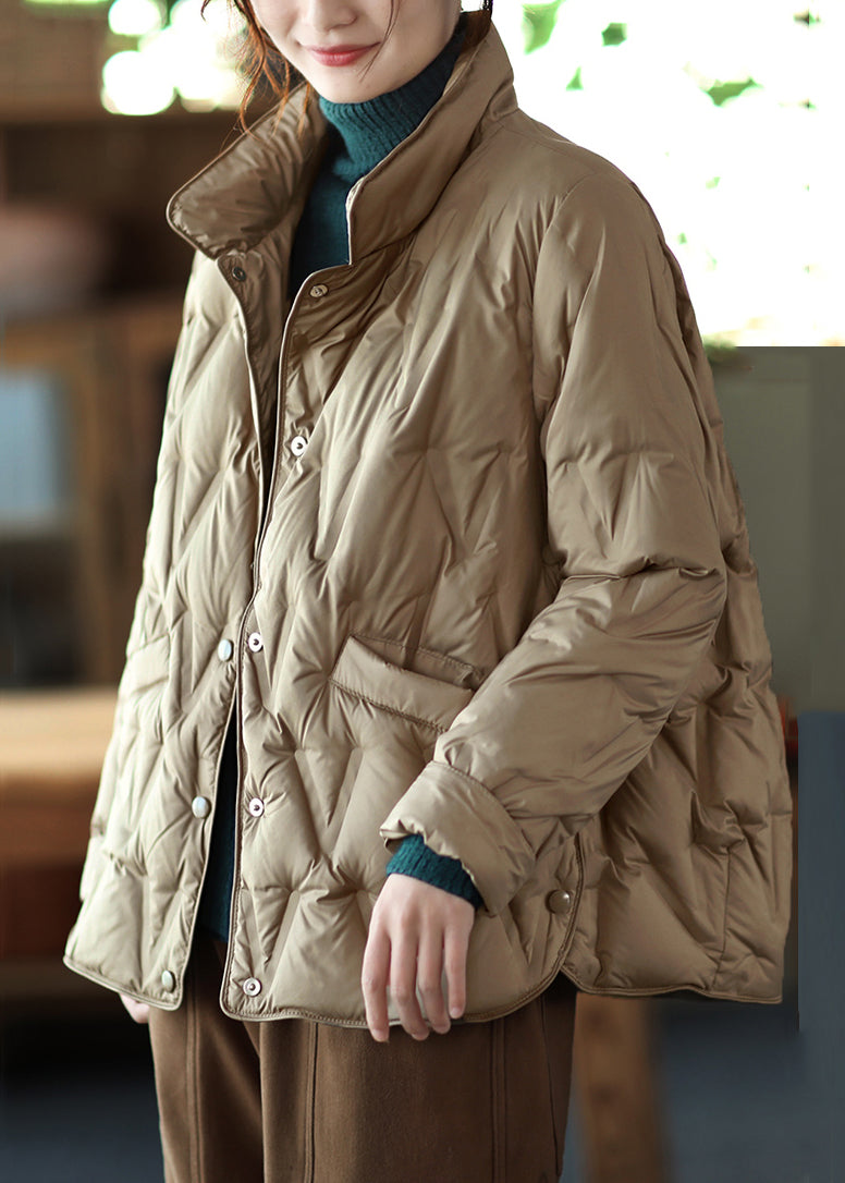 Well Tailored Coat with a Graceful Silhouette