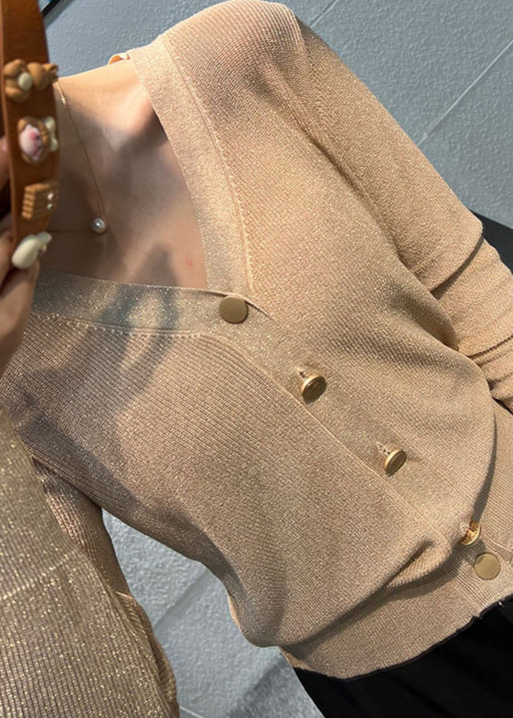 Well Tailored Top with a Graceful Silhouette