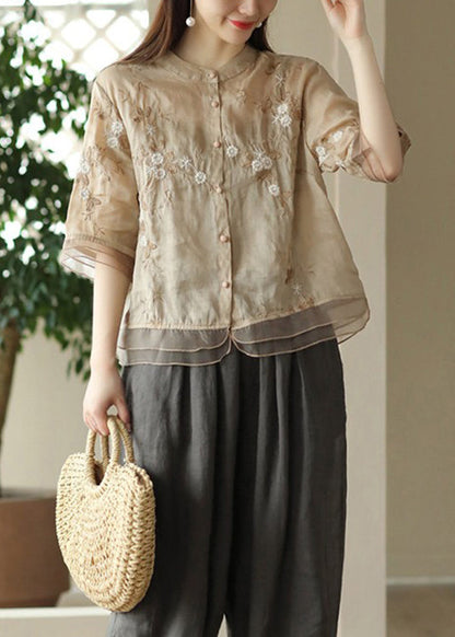 Classic Vintage Shirt with a Flattering Fit