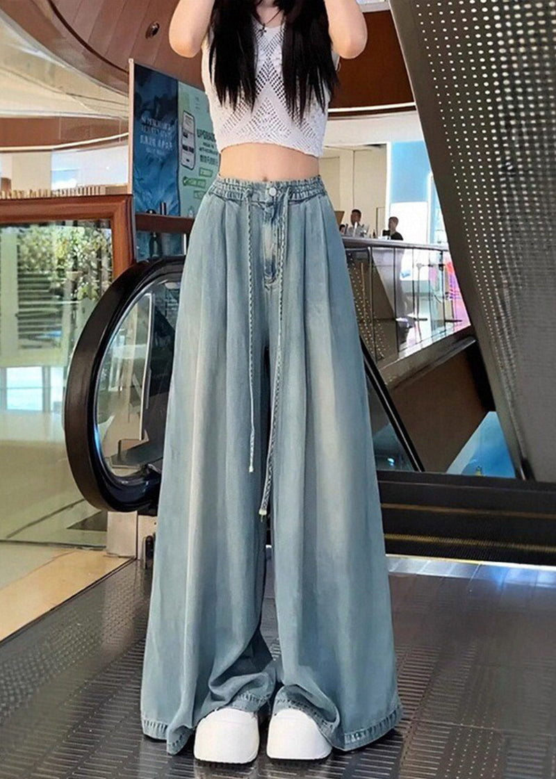Effortlessly Elegant Pants with a Timeless Design