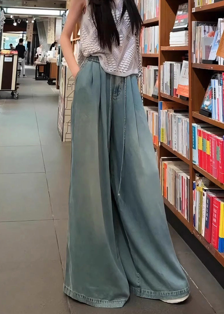 Effortlessly Elegant Pants with a Timeless Design