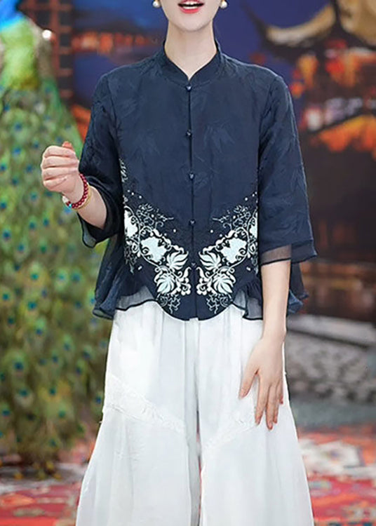 Classic Vintage Shirt with a Flattering Fit