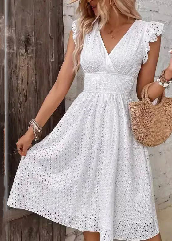 Well Tailored Dress with a Graceful Silhouette