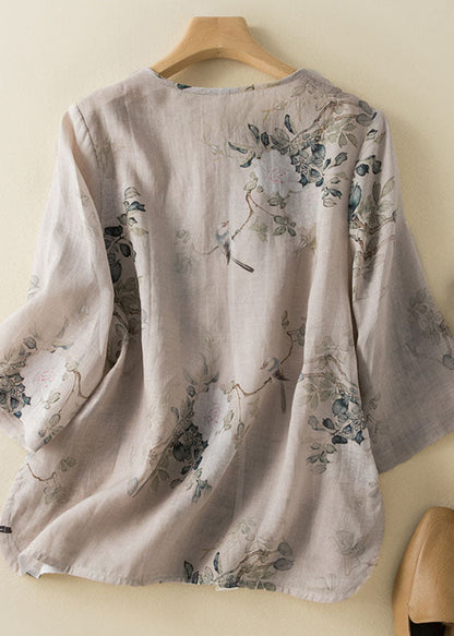 Classic Vintage Shirt with a Flattering Fit