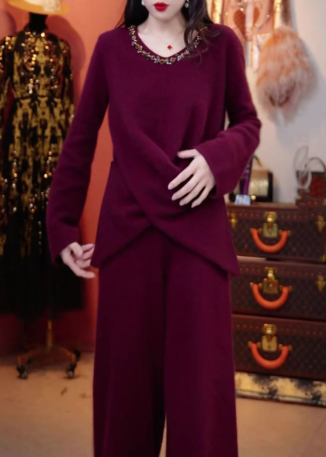 Well Tailored Sweater with a Graceful Silhouette
