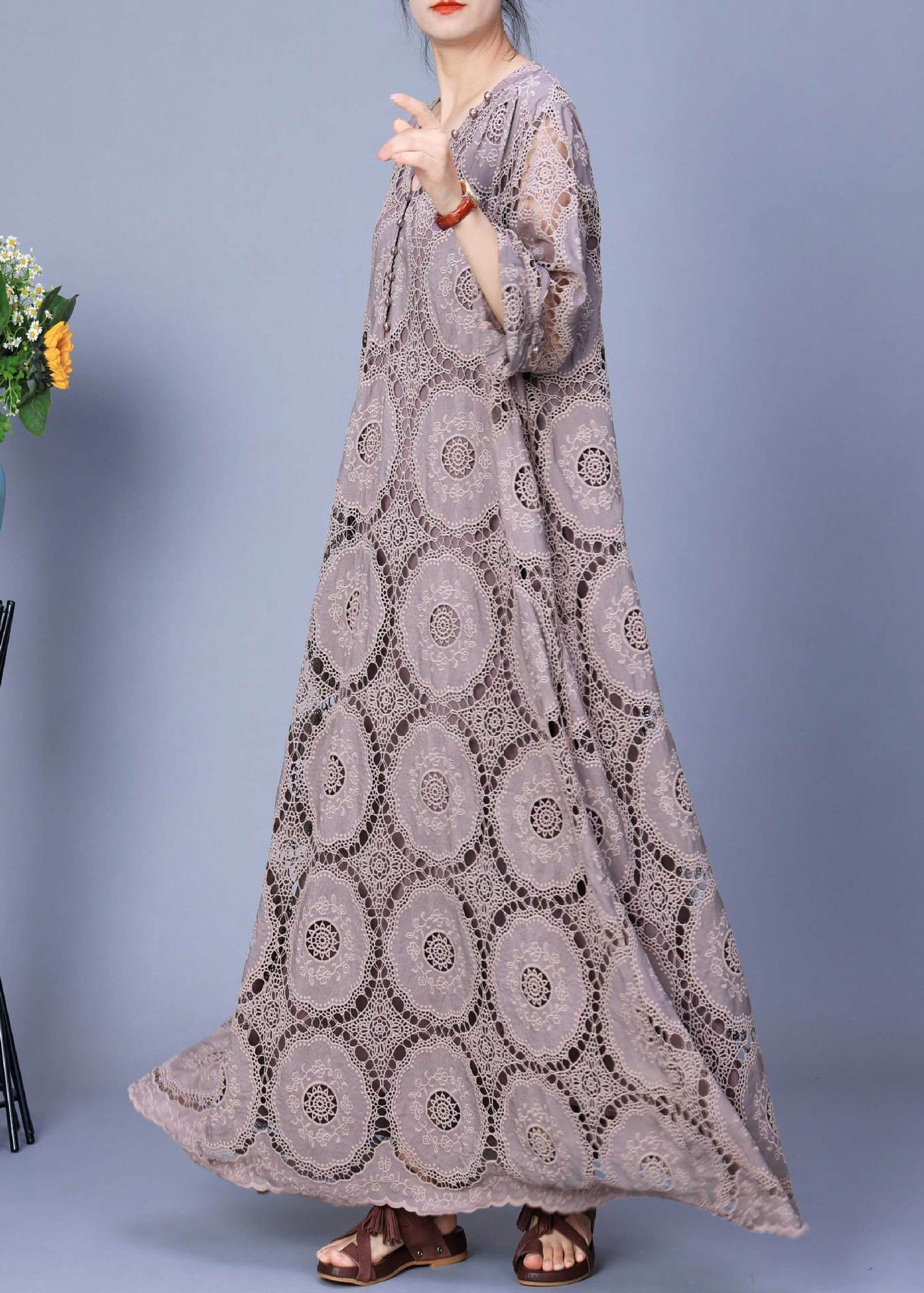 Effortlessly Elegant Dress with a Timeless Design