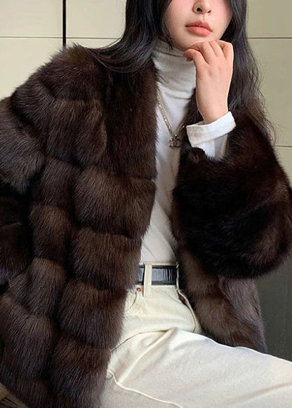 Effortlessly Elegant Coat with a Timeless Design