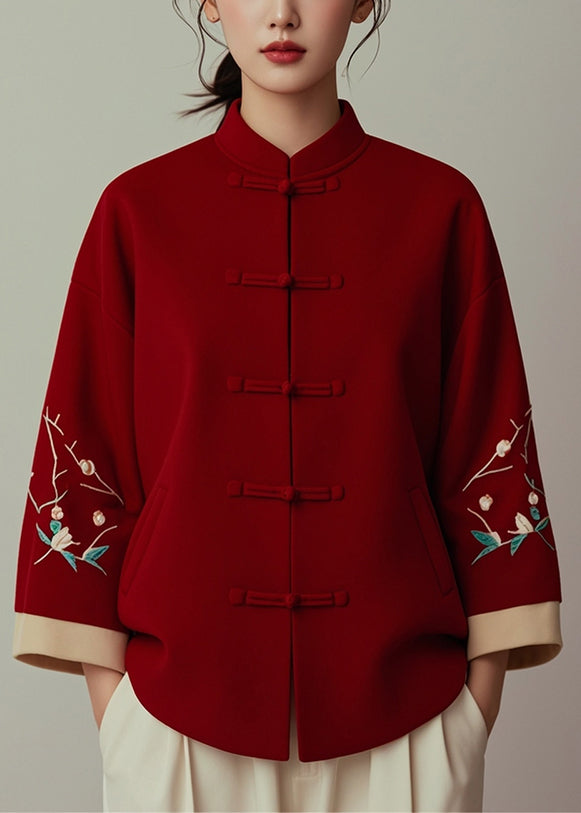 Beautifully Finished Coat in a Timeless Design