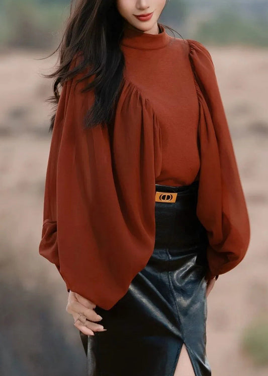 Well Tailored Blouse with a Graceful Silhouette